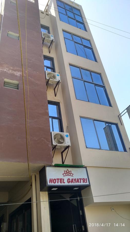 Hotel Gayatri Dwārka Exterior foto